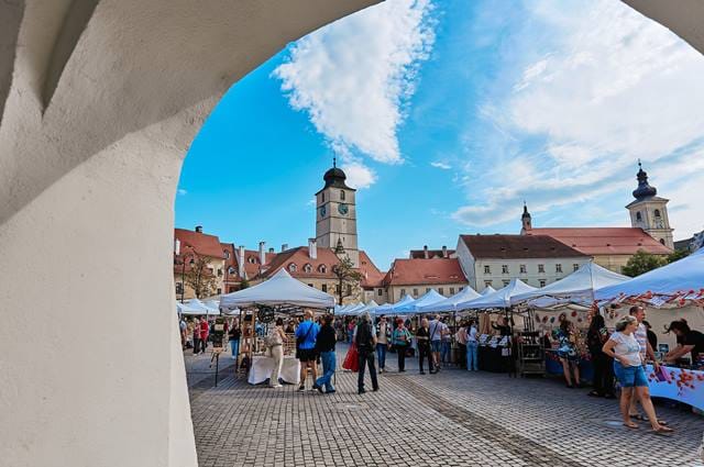 CREATIVE BUZZ revine în Piața Mică – ediția 41 CREATIVE BUZZ revine în Piața Mică – ediția 41