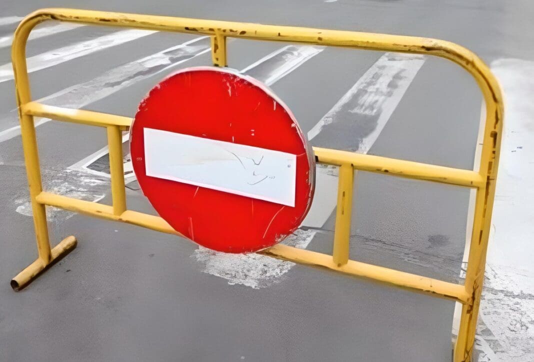 Restricții majore de circulație în Sibiu: Șoseaua Alba Iulia și Bulevardul Corneliu Coposu se închid pentru lucrări și evenimente Restricții majore de circulație în Sibiu: Șoseaua Alba Iulia și Bulevardul Corneliu Coposu se închid pentru lucrări și evenimente
